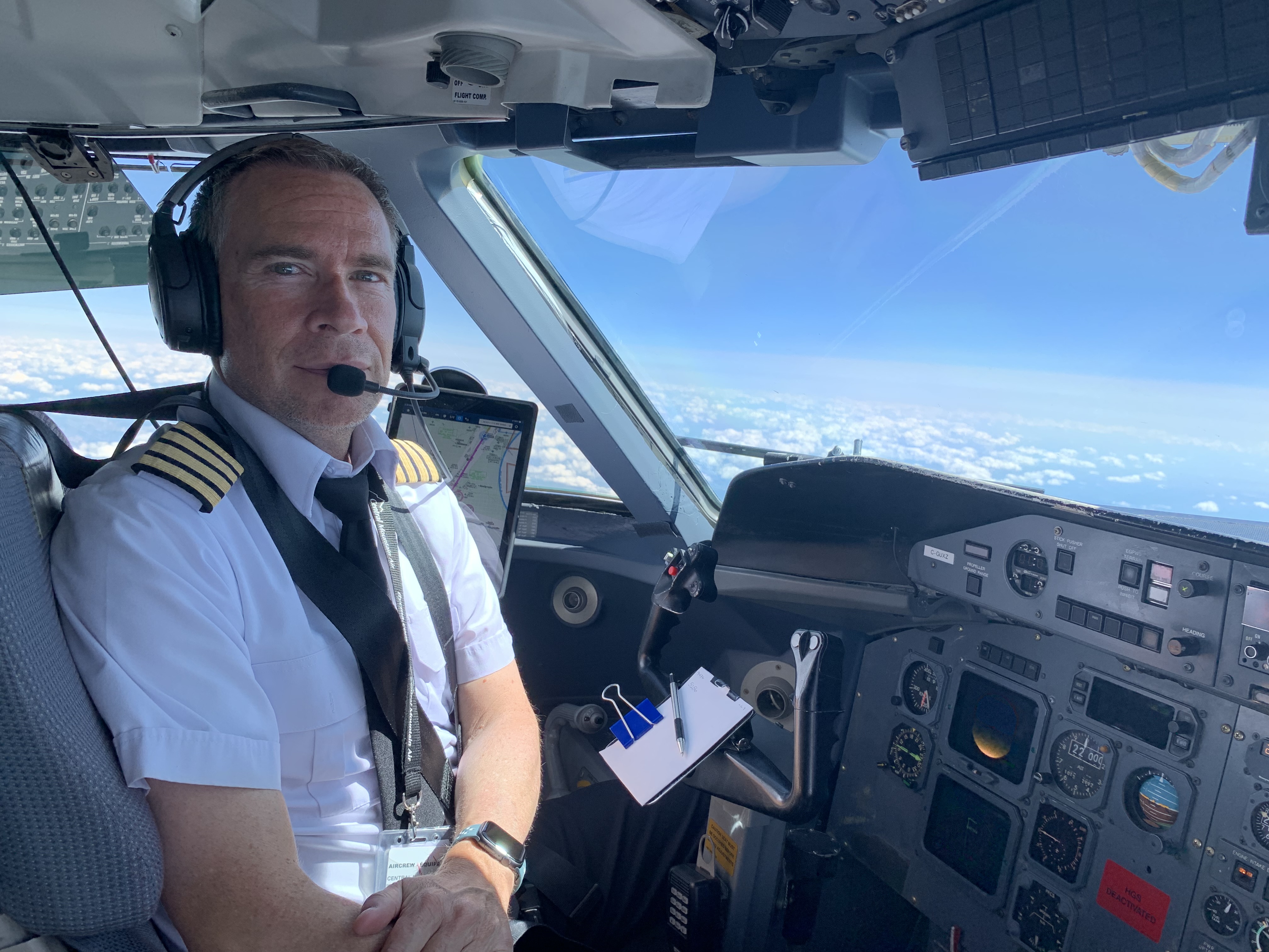 JM DHC8-300 Cockpit